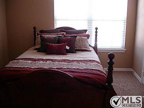 3rd image of 406 Teague Dr