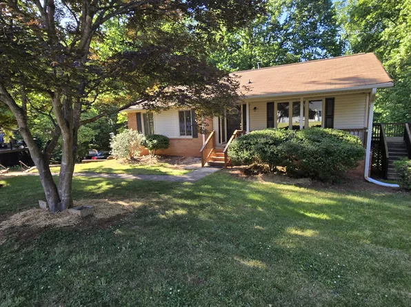 3816 Farrhill Rd, Charlotte, NC 28214