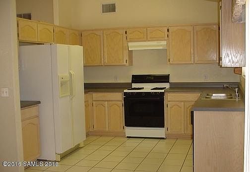 4th image of 2556 Thunderbird Dr