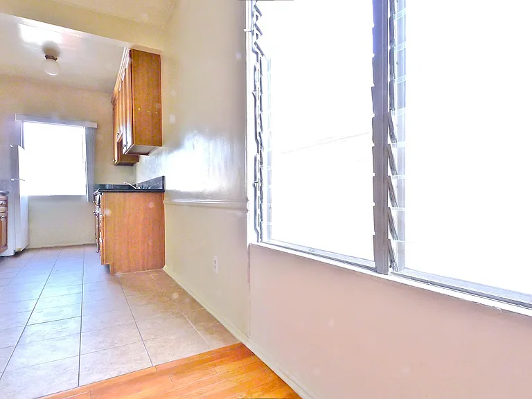 947 9th St #10 — Photo 3