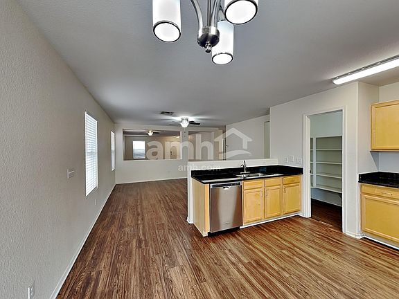 5th image of 10453 E Haymarket St