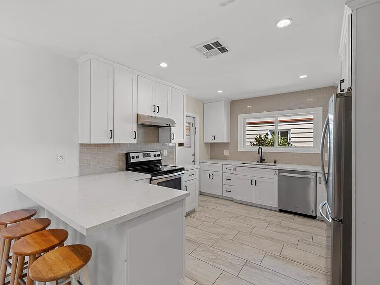 5658 Mary Lane Dr — Photo 4