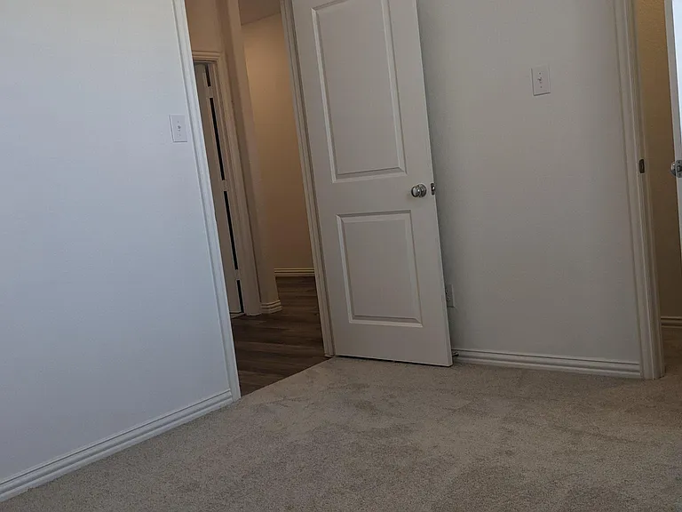 2142 Donker Dr — Photo 13