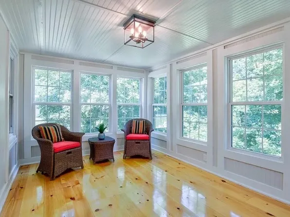 11 E Main St #B, Williamsburg, MA 01096