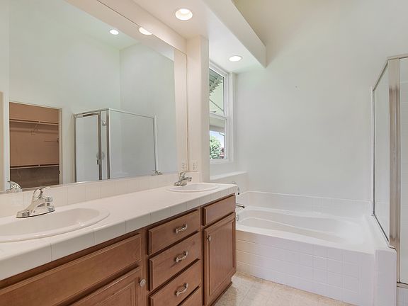 4th image of 261 Marmalade Ln