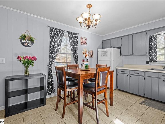 5th image of 303 Bushy Creek Rd