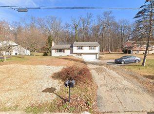 50 Oakhill Dr, Hanover, PA 17331