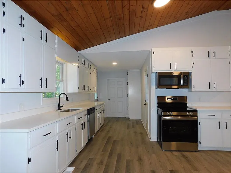 183 Laurel Heights Dr — Photo 4