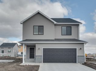 6876 Belding Dr S, Fargo, ND 58104