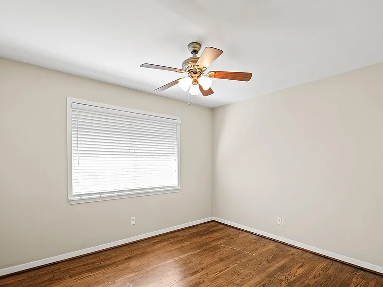 8729 Dunlap St — Photo 8