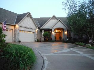 18317 Frontier Pl, Eden Prairie, MN 55347