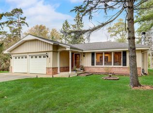 422 W Revere Rd, Mequon, WI 53092