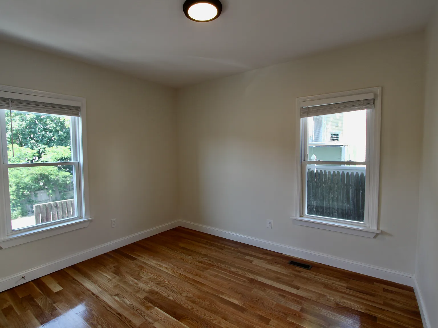 4 bed, 1350 sqft, $3,000 — Photo 2