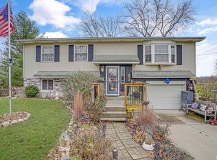 5001 Lauder Ct, Peoria, IL 61607