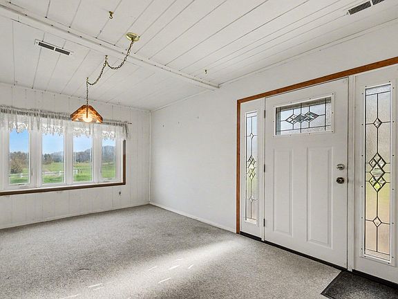 5th image of 21583 Calvin Hill St