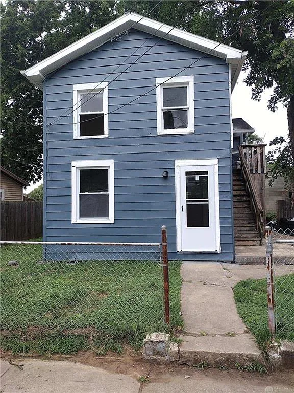 2023 Woodlawn Ave photo 1