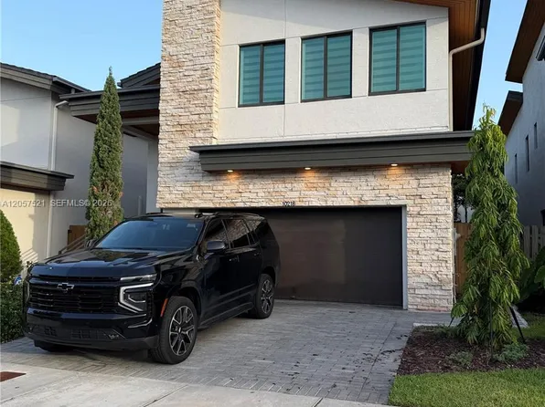 10218 NW 76th Ter, Doral, FL 33178