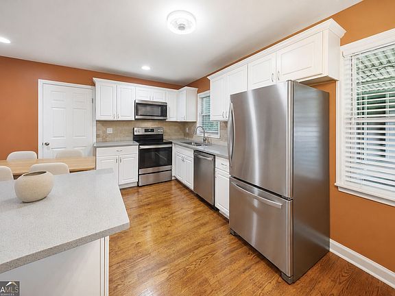3rd image of 2123 Rachael St SE