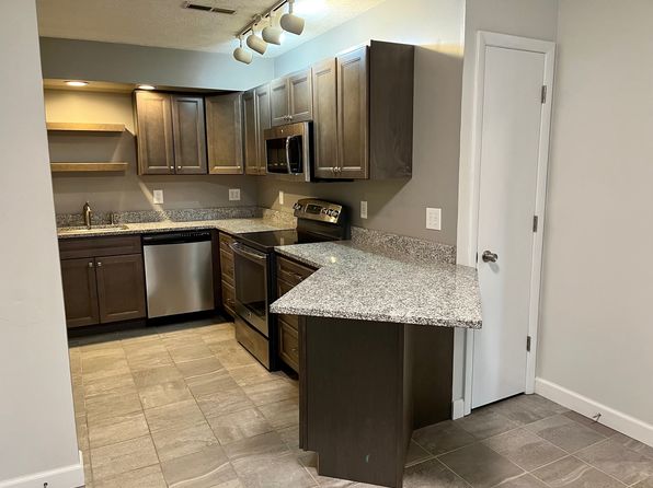 300-302 E Grove St #B