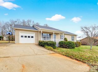 4 Plaza Dr, Granite Falls, NC 28630