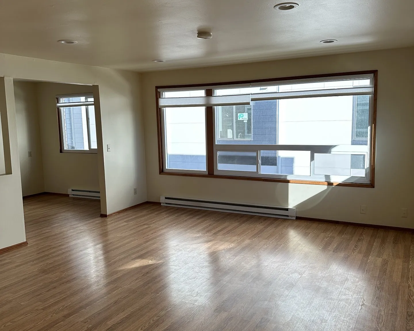2 bed, 850 sqft, $2,200 — Photo 2