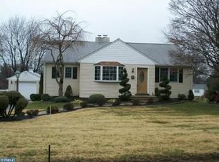 831 W Maple Dr, Southampton, PA 18966