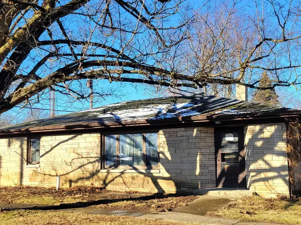 106 W Walnut St, Pierceton, IN 46562