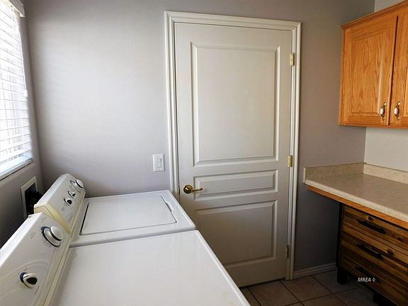 5th image of 490 Chalet Dr