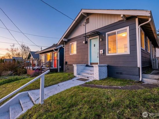 916 Pleasant Avenue, Bremerton, WA 98337