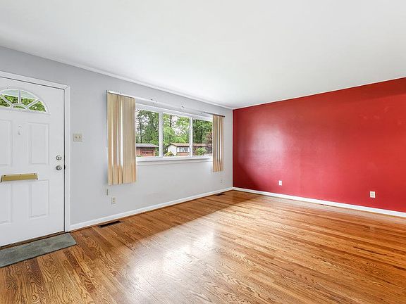 4th image of 695 Kostka Ln