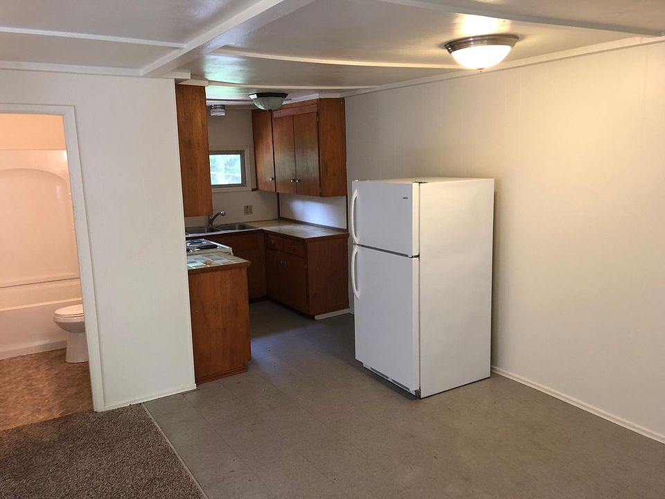 Dining/kitchen