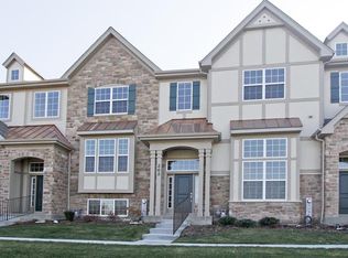 262 Bennett Dr, Carol Stream, IL 60188