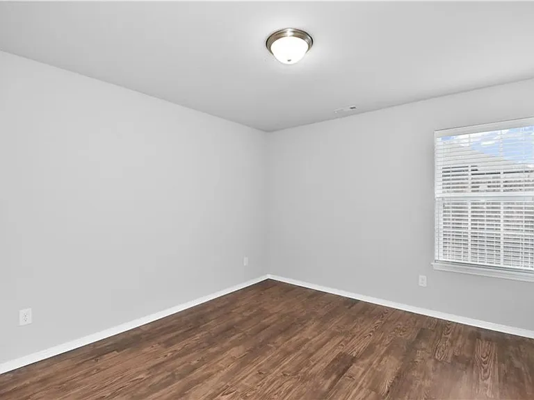 1240 Lariat Dr — Photo 14
