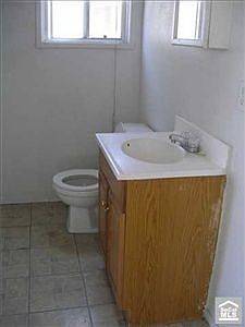 3rd image of 1088 Acacia Ave