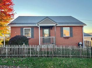 204 Locust St, Masontown, PA 15461