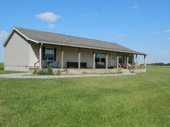 1725 County Road 300 N, Barnhill, IL 62809