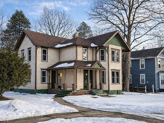 2nd image of 1113 E Cass St