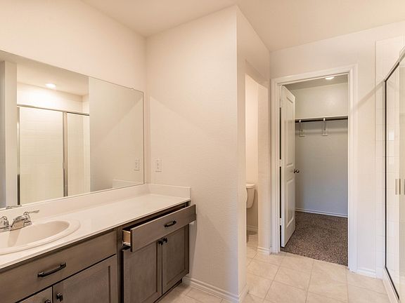 5th image of 3323 Everly Dr