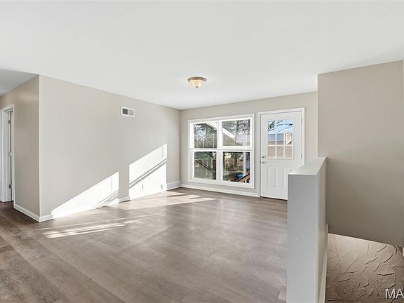 5th image of 1068 Fernview Dr