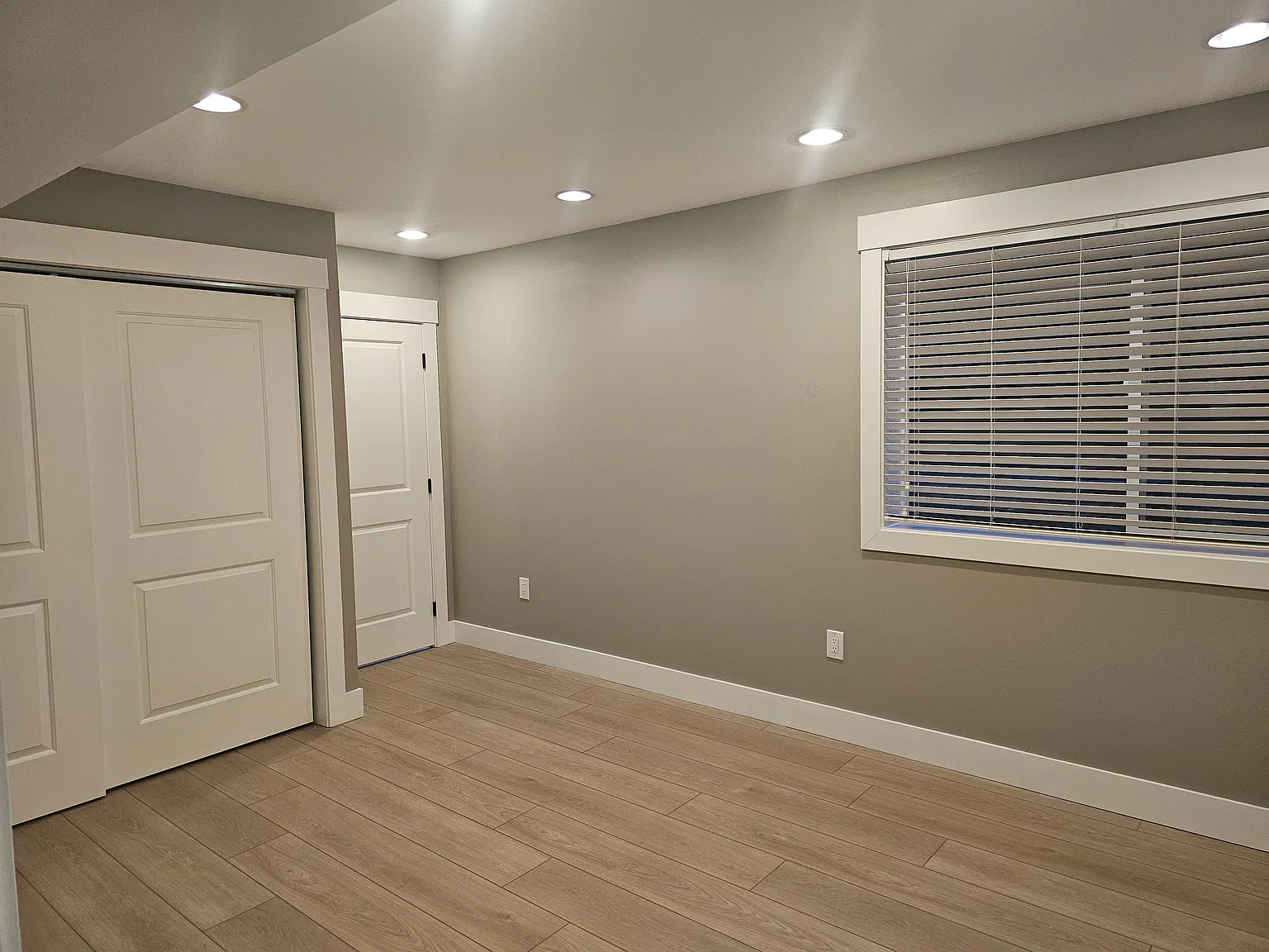SE 37th St, Sammamish — Photo 2