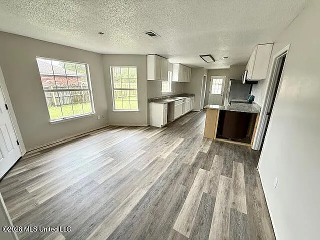 3305 N 8th St — Photo 5