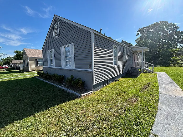 808 Jane Dr — Photo 2