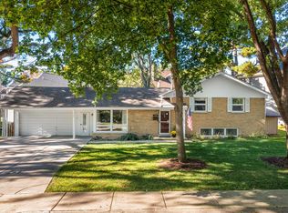 725 S Sleight St, Naperville, IL 60540