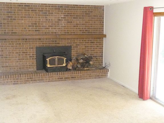 FAMILY ROOM & WOOD STOVE INS