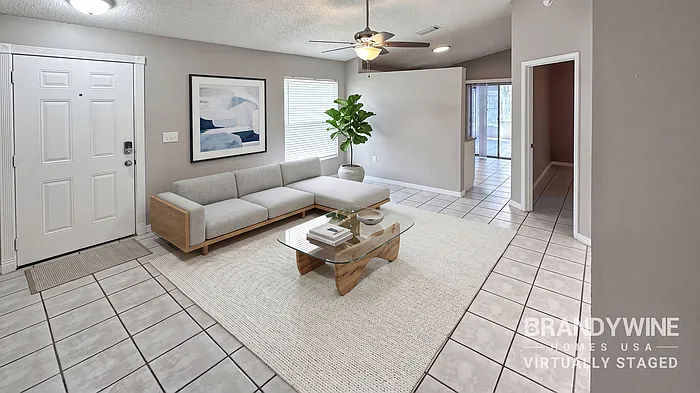 3 bed, 2.0 bath, 1186 sqft, $2,441 — Photo 3