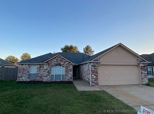 10912 E 119th St N, Collinsville, OK 74021