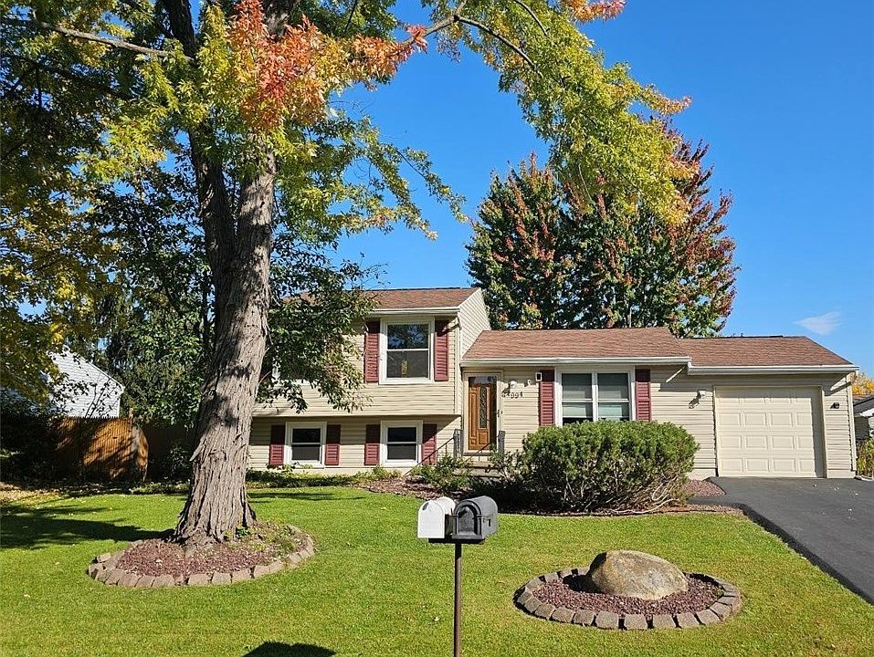 1st image of 4994 Dahlia Cir