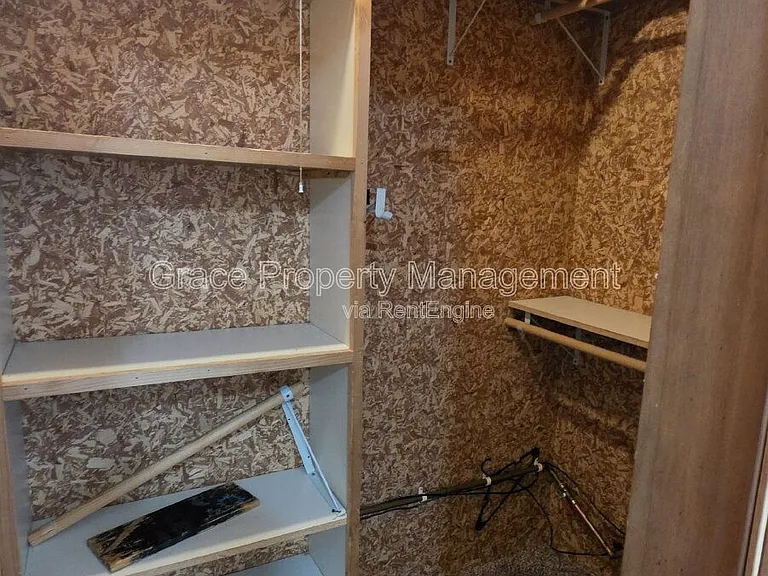 9301 Ellen Ct — Photo 17