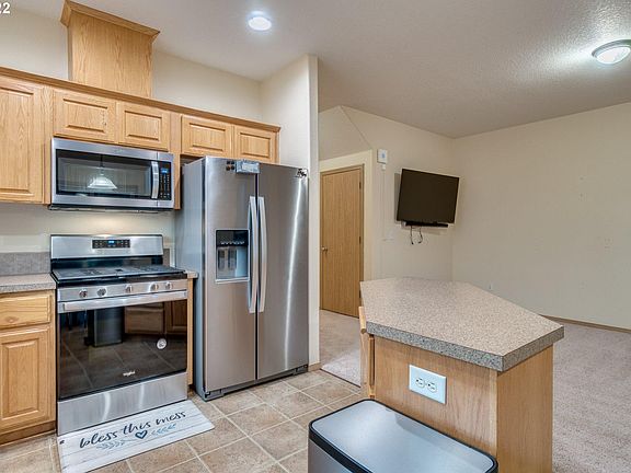 5th image of 5703 NE 75th Ave