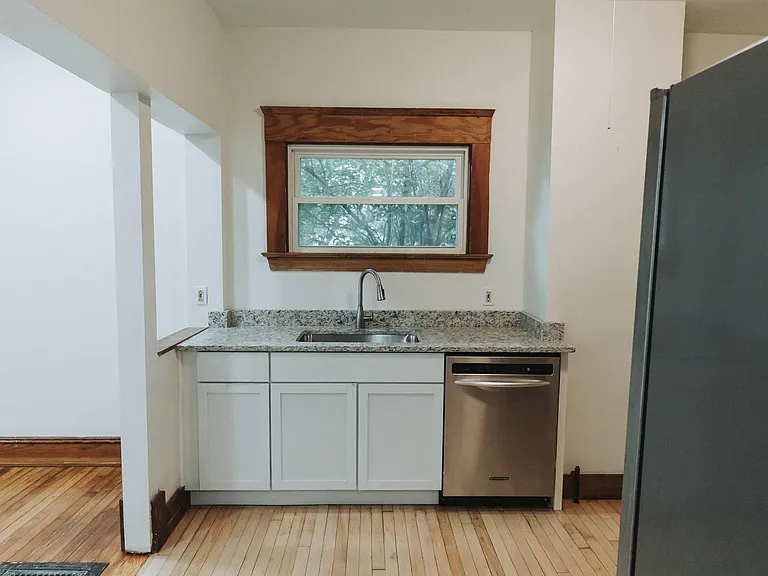 1437 Alameda Ave — Photo 10